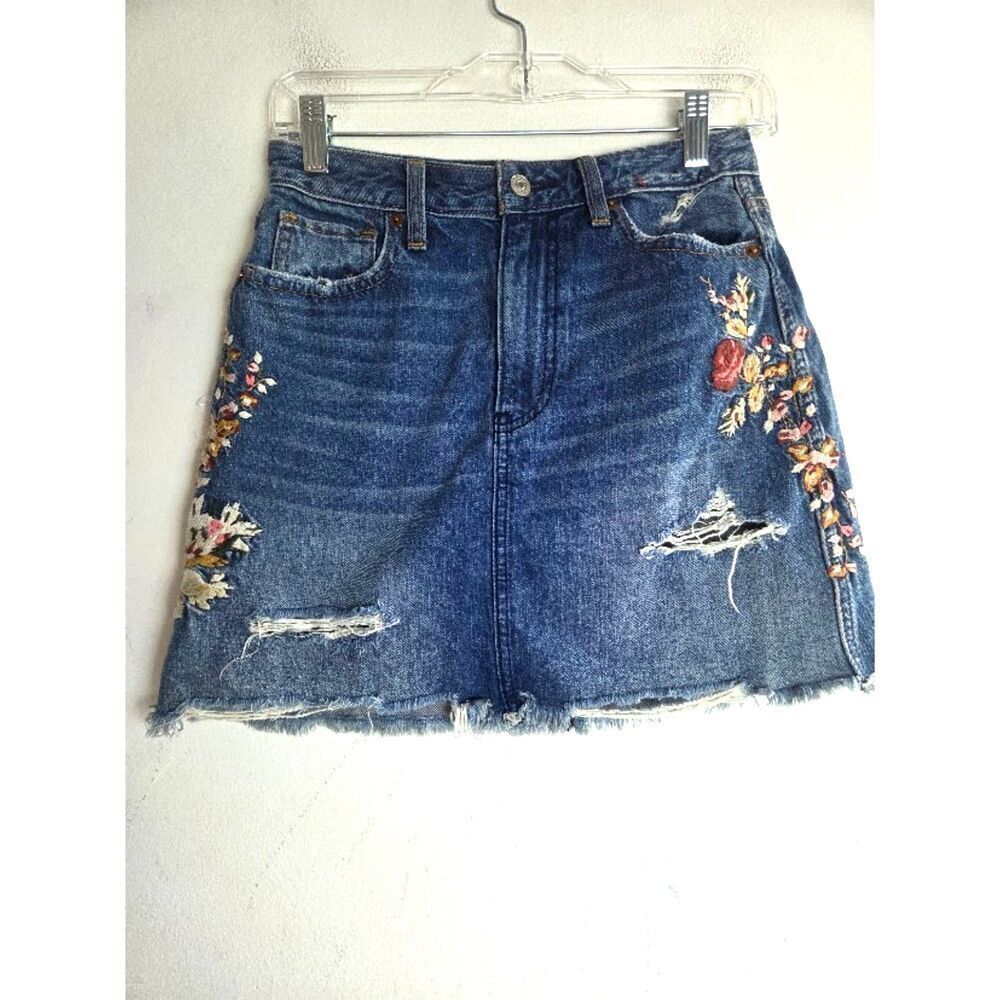Abercrombie & Fitch Women Blue Denim w/Multicolor Floral Embroidery Skirt sz 26